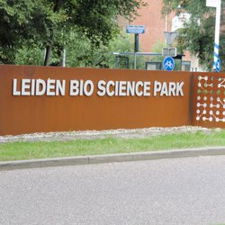 leiden bio science park bron wikimedia commons door Effeietsanders (bron: WikipediA)