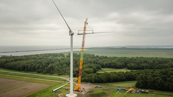 Windmolenconstructie in Almere Pampus, Flevoland, Nederland. door Pavlo Glazkov (bron: shutterstock)