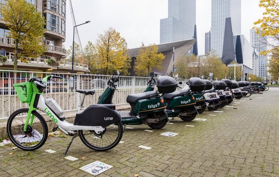 Mobiliteitsknooppunt Rotterdam Centraal door Edwin Muller Photography (bron: Shutterstock)