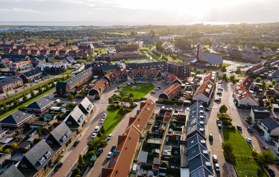 Luchtfoto van Urk, Flevoland door Fokke Baarssen (bron: Shutterstock)