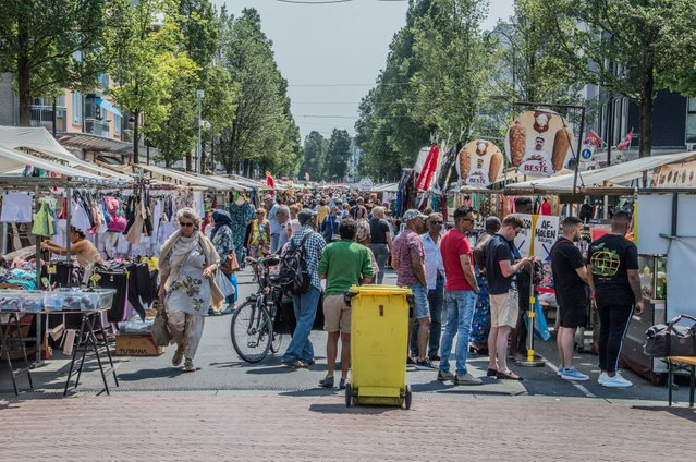 Dappermarkt in Amsterdam door Dutchmen Photography (bron: Shutterstock)