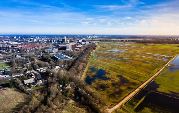 A birds eye view of the city border of Den Bosch, Noord-Brabant, Netherlands. door Alseenrodelap.nl - Elco (bron: shutterstock)