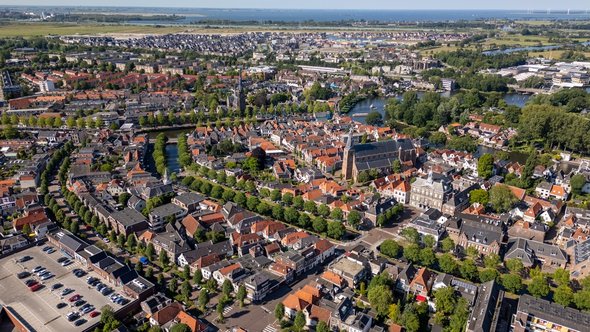 Luchtfoto van Weesp door Robin Dessens (bron: Shutterstock)