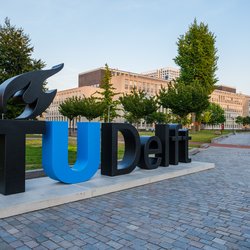 TU Delft door Frank Cornelissen (bron: Shutterstock)