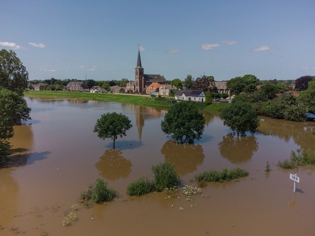 Overstromingen bij de Maas in Appeltern door MyStockVideo (bron: Shutterstock)