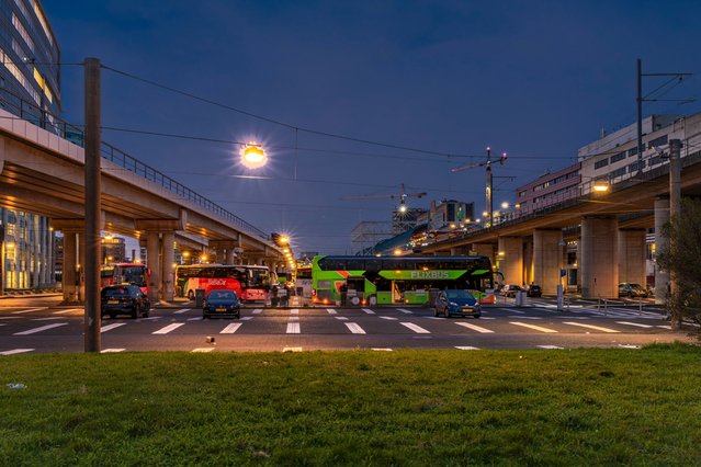 Zonsopkomst bij Amsterdam Sloterdijk door Michael Nosek (bron: Shutterstock)