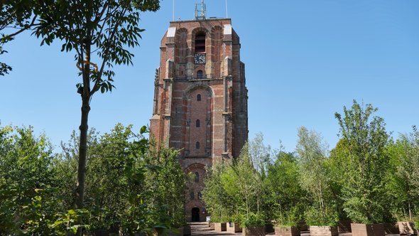 Kerk de Oldehove in Leeuwarden door Harry Wedzinga (bron: Shutterstock)
