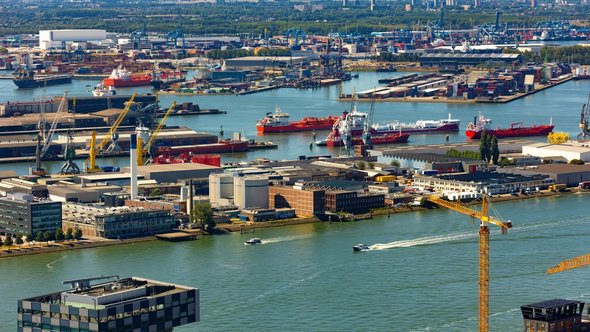 Haven van Rotterdam door BearFotos (bron: Shutterstock)