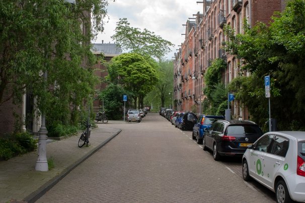 Kazernestraat At Amsterdam The Netherlands 24-5-2024 door Dutchmen Photography (bron: Shutterstock)