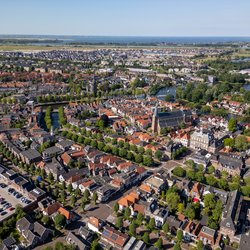 Luchtfoto van Weesp door Robin Dessens (bron: Shutterstock)