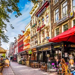 Leidseplein, Amsterdam door Harry Beugelink (bron: shutterstock)