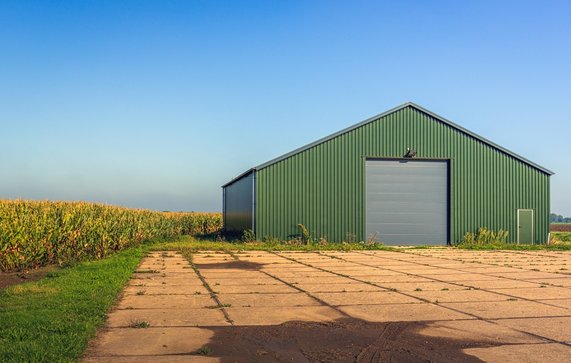 Agrarische schuur door Ruud Morijn Photographer (bron: Shutterstock)