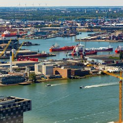Haven van Rotterdam door BearFotos (bron: Shutterstock)