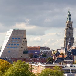 Skyline van Groningen met links het Forum door Lars Fortuin (bron: Shutterstock)
