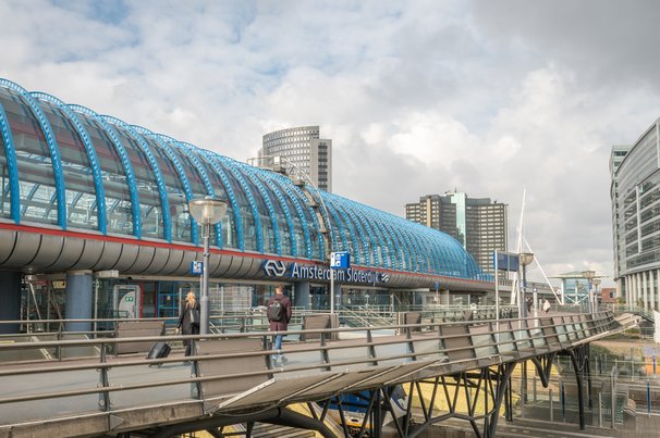 Station Amsterdam Sloterdijk door Erik Laan (bron: shutterstock)