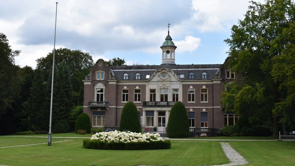 Villa Rusthoek in Baarn door Stoqliq (bron: Shutterstock)