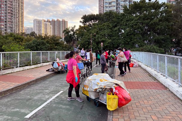 Tin Shui Wai in Hongkong door Benny Tin Chun Kit (bron: In/formal Marketplaces/Nai010)