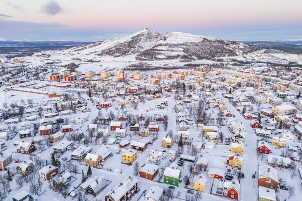 Kleurrijke huizen in Kiruna, Zweden door JohnNilsson (bron: Shutterstock)