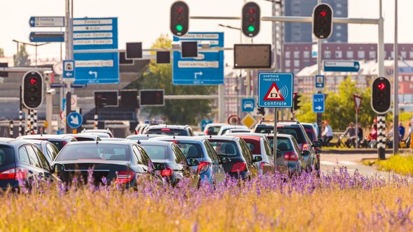 Files in Amsterdam tijdens spits door Martin Bergsma (bron: Shutterstock)