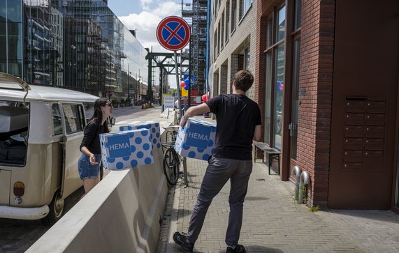 Nieuwe bewoners melden zich op Oostenburg door Allart Blaauboer (bron: Urhahn)