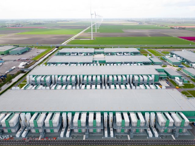 Datacenter in Noord-Holland door corlaffra (bron: Shutterstock)