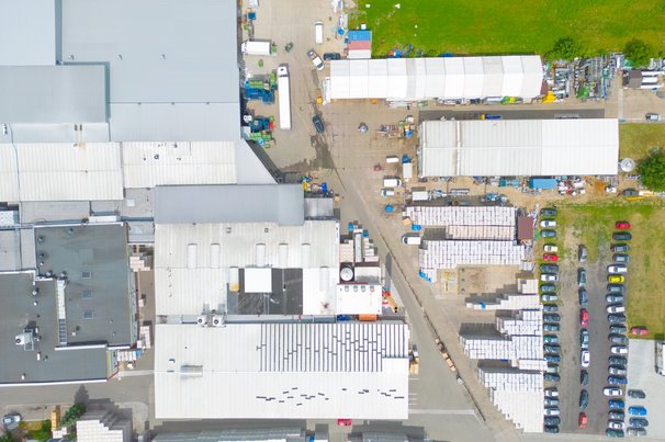 Luchtfoto van een opslagplaats door NetVideo (bron: shutterstock)