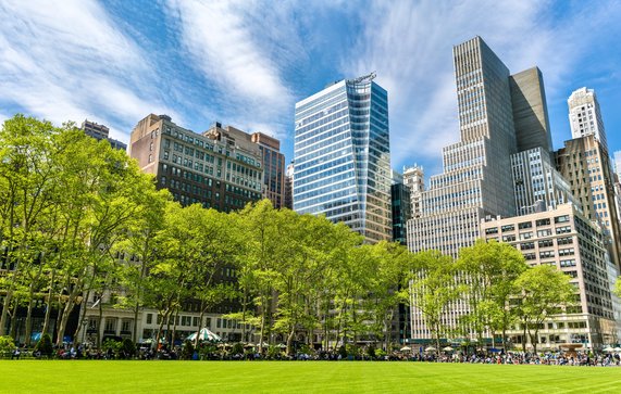 Bryant Park in New York door Leonid Andronov (bron: Shutterstock)