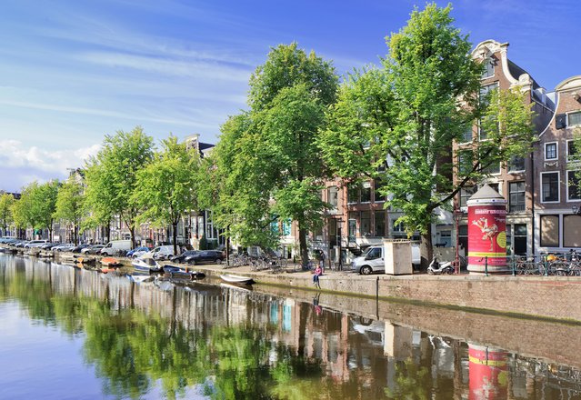 Gracht in Amsterdam door TonyV3112 (bron: Shutterstock)