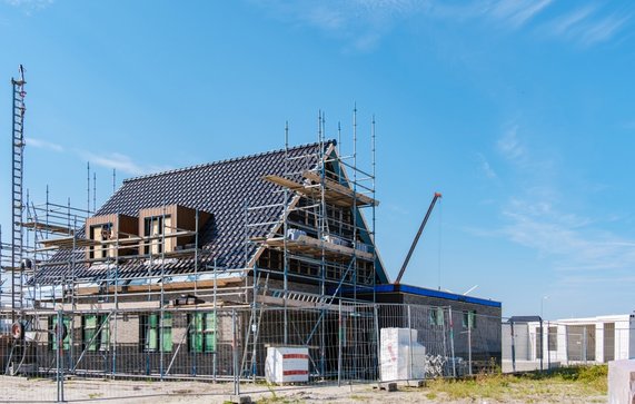 Huis onder constructie door Fokke Baarssen (bron: Shutterstock)