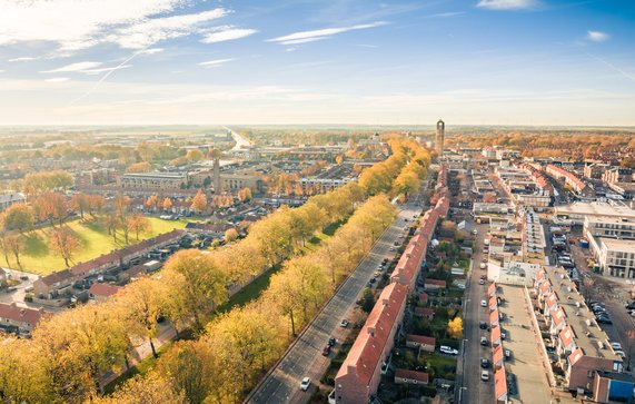 Luchtfoto van centrum Emmeloord door Sjors Evers (bron: Gemeente Noordoostpolder)