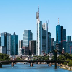 Skyline van Frankfurt door Byjeng (bron: Shutterstock)