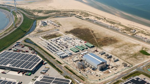 Hydrogen plant in Rotterdam door Aerovista Luchtfotografie (bron: Shutterstock)