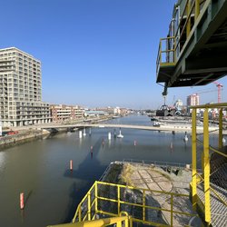 Uitzicht vanop een oude kraan op de Matadibrug en het ontwikkelingsproject Stapelplein (linkerzijde). door Thomas Machiels (bron: Thomas Machiels)