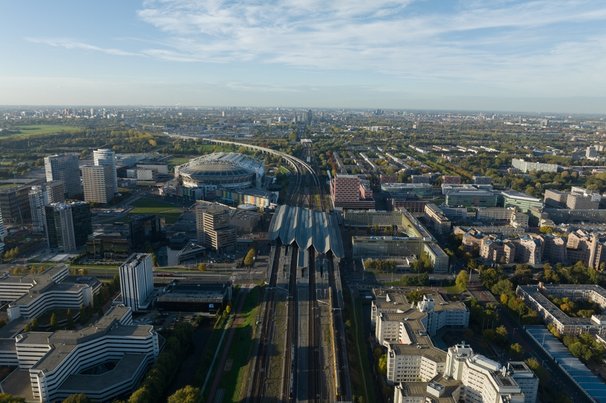 Amsterdamse Poort door Make more Aerials (bron: Shutterstock)