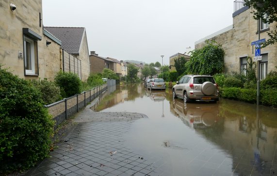 Wateroverlast in Valkenburg door MyStockVideo (bron: Shutterstock)