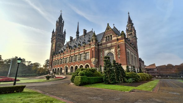 Het Vredespaleis in Den Haag door Ankor Light (bron: Shutterstock)