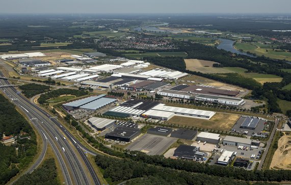 Fresh Park and Flora Trade Park, Venlo - distributiecentra door Aerovista Luchtfotografie (bron: Shutterstock)