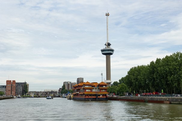 Euromast, Rotterdam door Westlight (bron: Shutterstock)