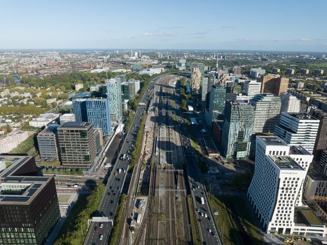 Amsterdam door Make more Aerials (bron: Shutterstock)