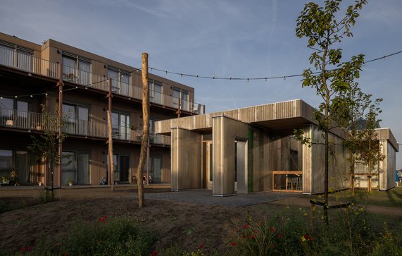 Flexwoningen Haarlem door VLOT Architecten (bron: Anna Odulinska)