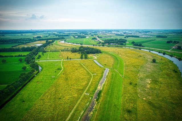 Drone zicht op de Vecht door DasyaDasya (bron: shutterstock)