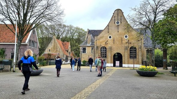 Kerkplein door PeetersenDaan (bron: PeetersenDaan)