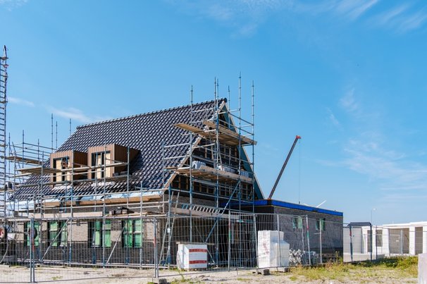 Huis onder constructie door Fokke Baarssen (bron: Shutterstock)