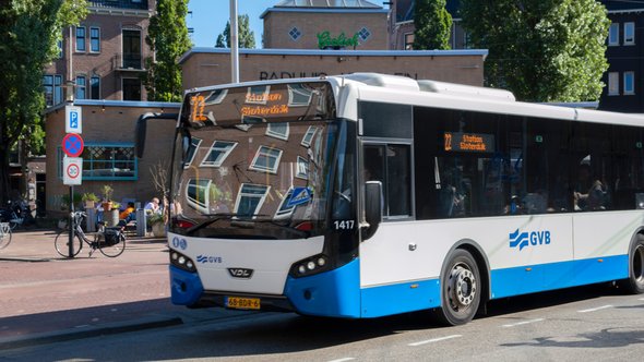 Bus 22, Amsterdam door Dutchmen Photography (bron: shutterstock)