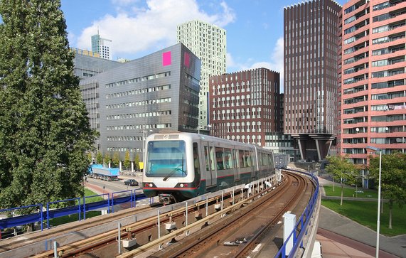 Metro station Maashaven in Rotterdam, Holland door jan kranendonk (bron: Shutterstock)