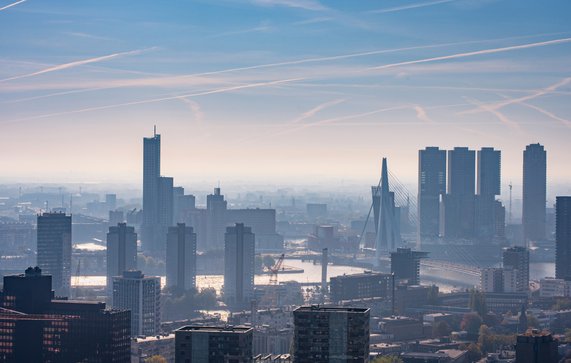 Skyline van Rotterdam door Ceremco van Goch (bron: Shutterstock)