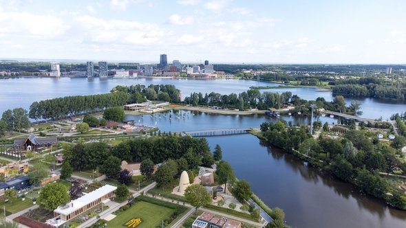 Luchtfoto van de Floriade in Almere door Claire Slingerland (bron: Shutterstock)