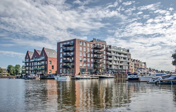 De recent gebouwde woningbouw Kraanbolwerk, Zwolle door Frans Blok (bron: Shutterstock)