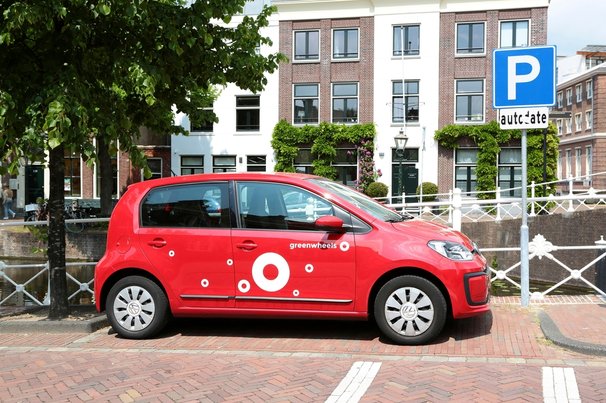 Deelvervoer in Leiden, Nederland. door Nancy Beijersbergen (bron: Shutterstock)