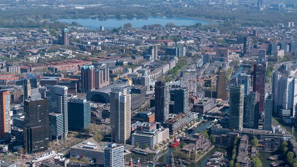 Luchtfoto Rotterdam, Kralingse plas door Aerovista Luchtfotografie (bron: Shutterstock)